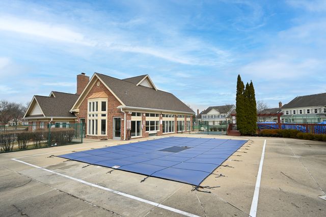 2012 N Silver Lake Road 2012, Arlington Heights, IL 60004