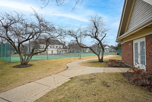 2012 N Silver Lake Road 2012, Arlington Heights, IL 60004