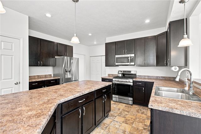 304 Rose Hill Ct, North Strabane, PA 15317