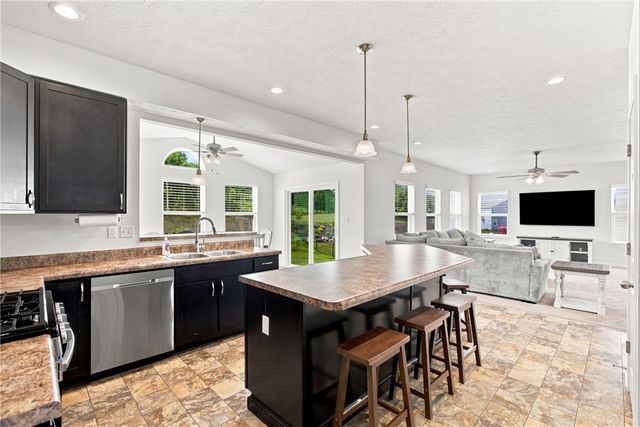 304 Rose Hill Ct, North Strabane, PA 15317