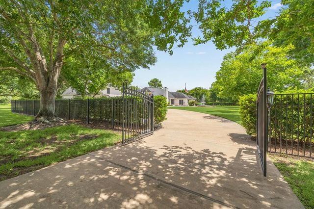 16919 Storybrook Forest Drive, Tomball, TX 77377