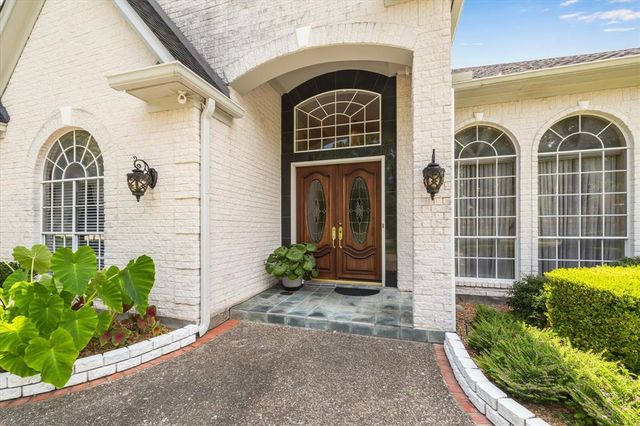 16919 Storybrook Forest Drive, Tomball, TX 77377