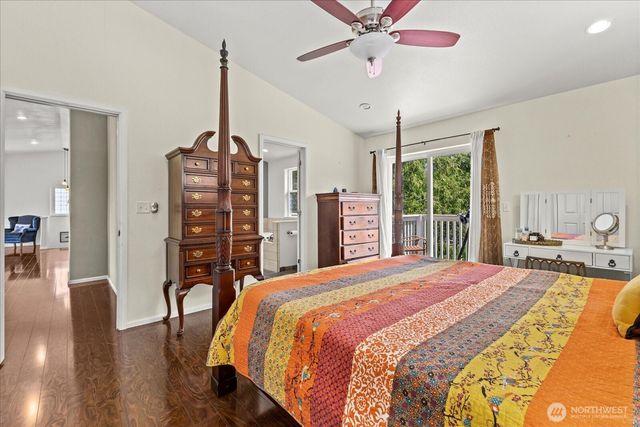 35 Edgewater Drive, Camano Island, WA 98282