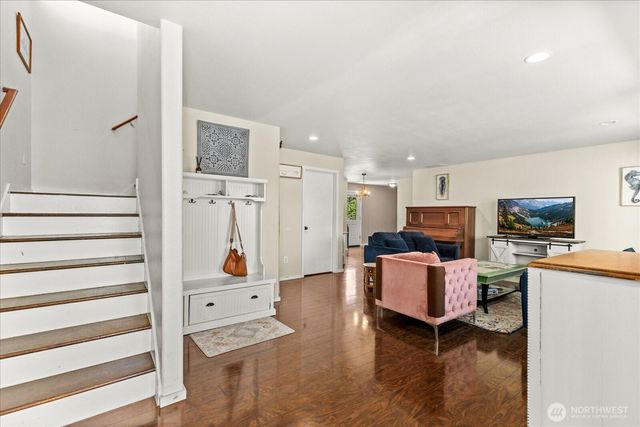35 Edgewater Drive, Camano Island, WA 98282