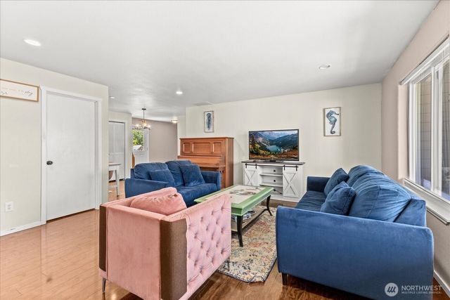 35 Edgewater Drive, Camano Island, WA 98282