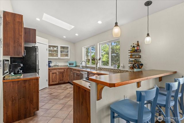 35 Edgewater Drive, Camano Island, WA 98282