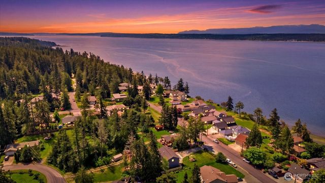 35 Edgewater Drive, Camano Island, WA 98282