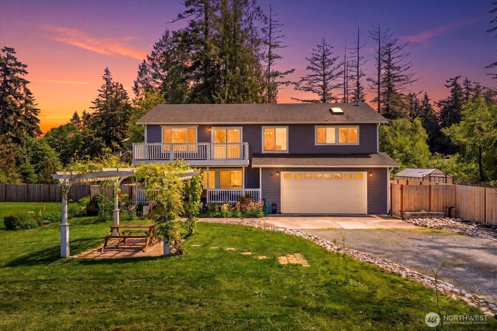 35 Edgewater Drive, Camano Island, WA 98282