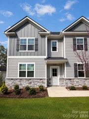 4638 Dogwood Place, Charlotte, NC 28212