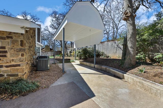 200 Eagle Court, Bedford, TX 76021