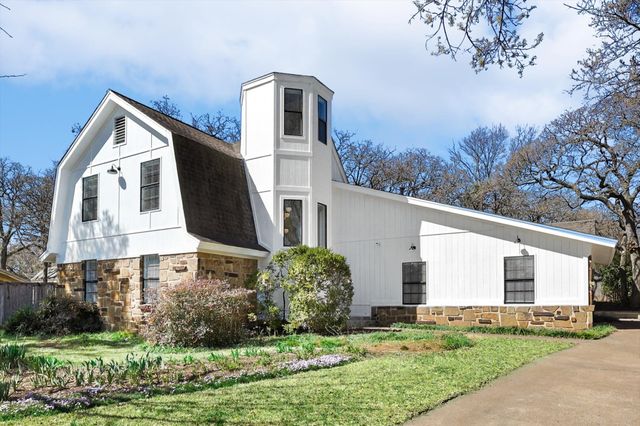 200 Eagle Court, Bedford, TX 76021