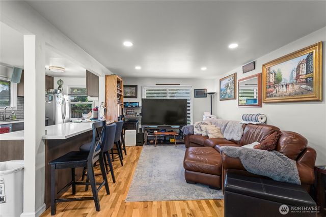 702 N L Street, Tacoma, WA 98403