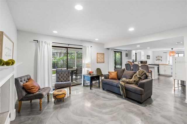 10908 GILLETTE AVENUE, Temple Terrace, FL 33617