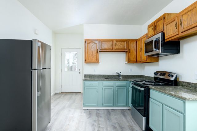 19 Kelley Sq, Worcester, MA 01610