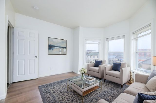 19 Kelley Sq, Worcester, MA 01610