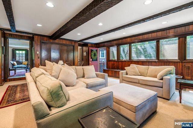 685 Sunset Road, Teaneck, NJ 07666