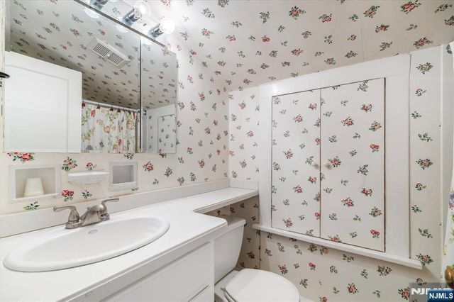 685 Sunset Road, Teaneck, NJ 07666