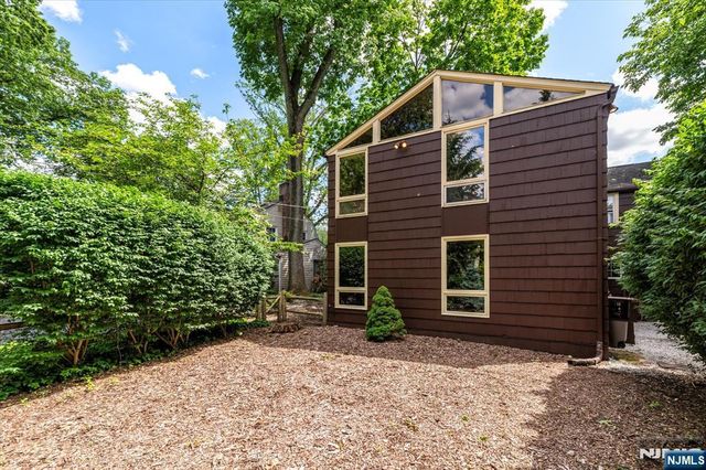 685 Sunset Road, Teaneck, NJ 07666