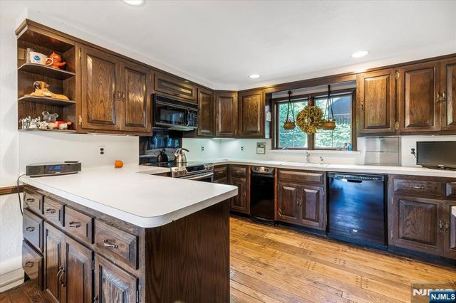 685 Sunset Road, Teaneck, NJ 07666