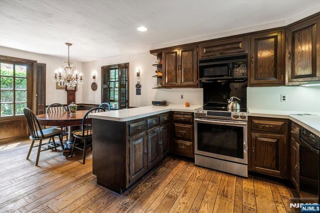 685 Sunset Road, Teaneck, NJ 07666