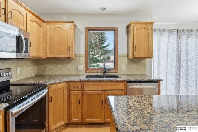 7434 Ernst Street, Omaha, NE 68122