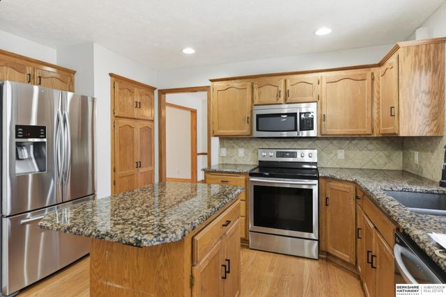 7434 Ernst Street, Omaha, NE 68122