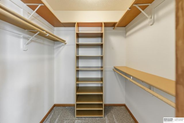 7434 Ernst Street, Omaha, NE 68122