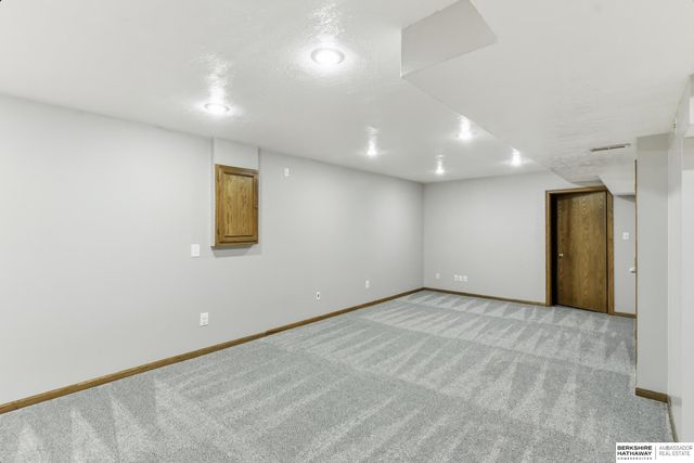 7434 Ernst Street, Omaha, NE 68122