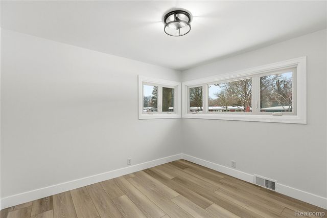 32336 Tareyton Street, Farmington, MI 48334