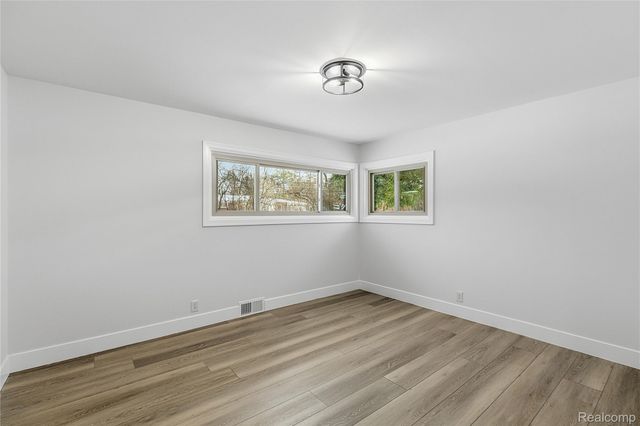 32336 Tareyton Street, Farmington, MI 48334