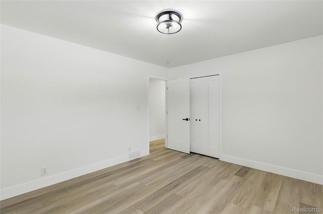 32336 Tareyton Street, Farmington, MI 48334