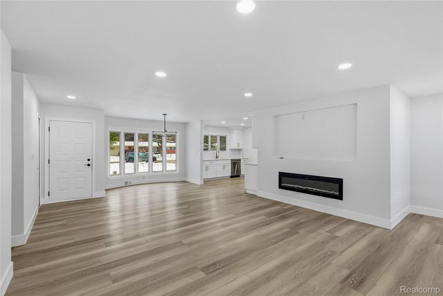 32336 Tareyton Street, Farmington, MI 48334