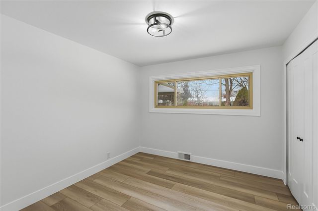 32336 Tareyton Street, Farmington, MI 48334