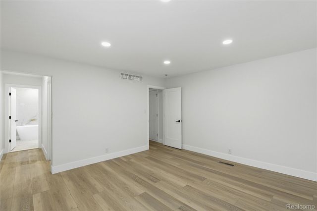 32336 Tareyton Street, Farmington, MI 48334