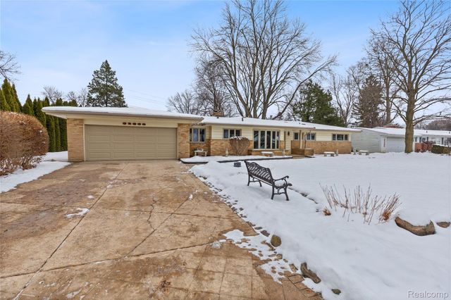 32336 Tareyton Street, Farmington, MI 48334