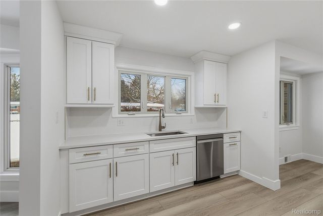 32336 Tareyton Street, Farmington, MI 48334