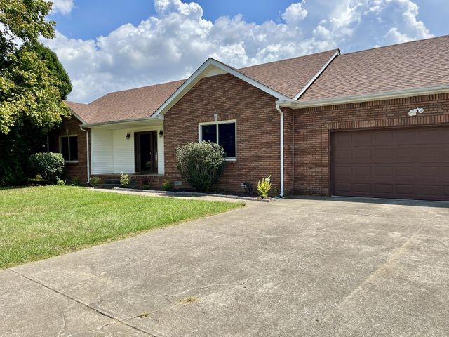 2758 Shepherds Ct, Woodlawn, TN 37191