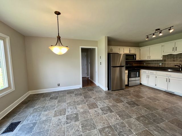2758 Shepherds Ct, Woodlawn, TN 37191