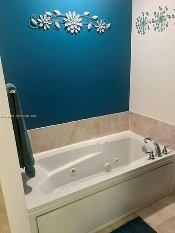 16102 Emerald Estates Dr 235 235, Weston, FL 33331