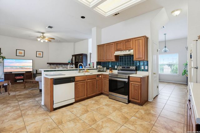 511 ORACLE DR, San Antonio, TX 78260