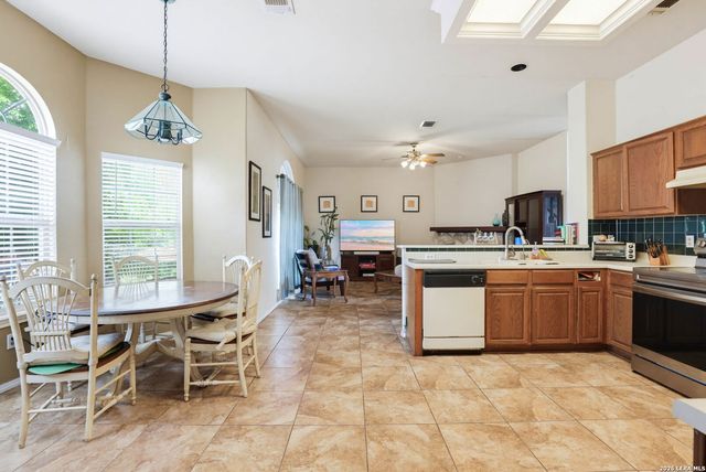 511 ORACLE DR, San Antonio, TX 78260