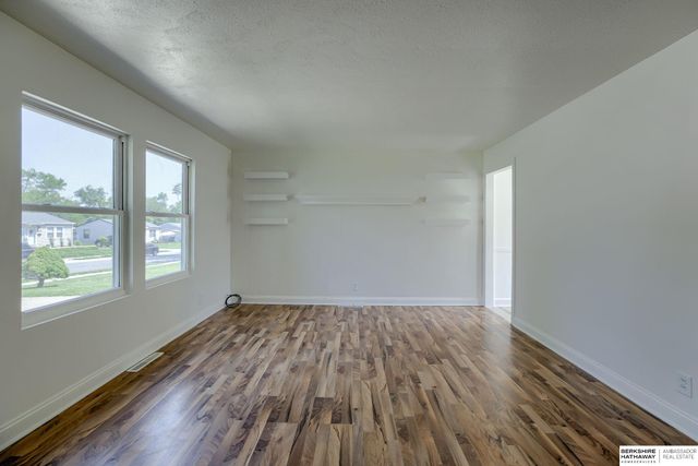 7336 S 71st Avenue, Omaha, NE 68128