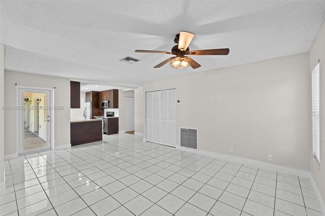 3165 NW 116 Avenue 3165, Coral Springs, FL 33065