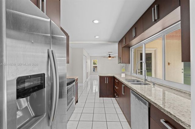 3165 NW 116 Avenue 3165, Coral Springs, FL 33065