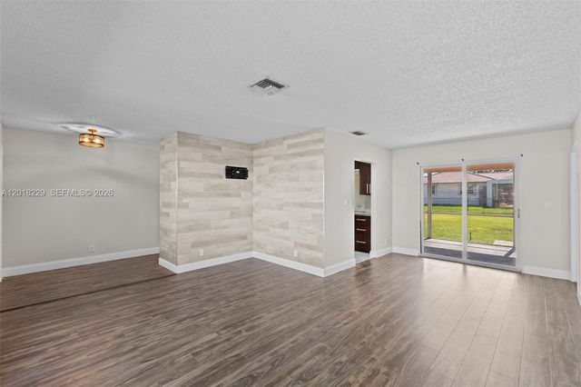 3165 NW 116 Avenue 3165, Coral Springs, FL 33065