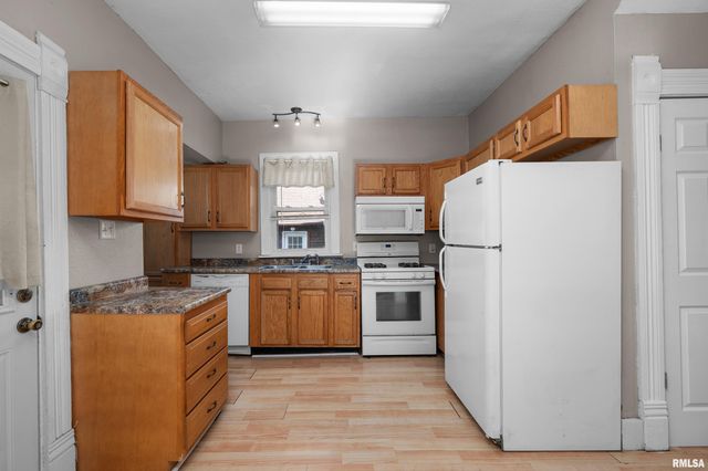 616 41ST Street, Rock Island, IL 61201