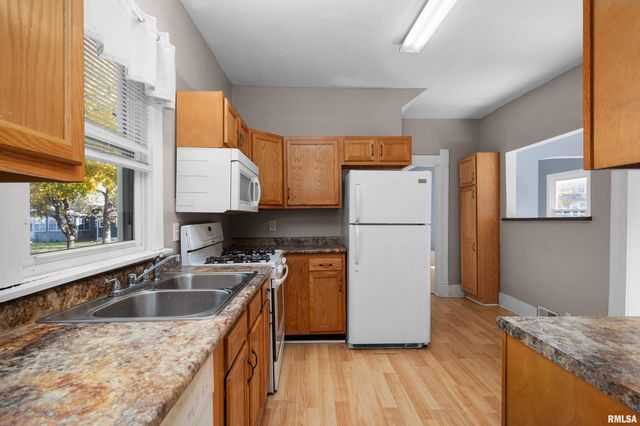 616 41ST Street, Rock Island, IL 61201