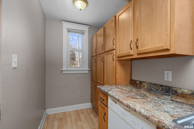 616 41ST Street, Rock Island, IL 61201