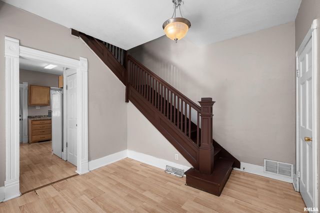 616 41ST Street, Rock Island, IL 61201