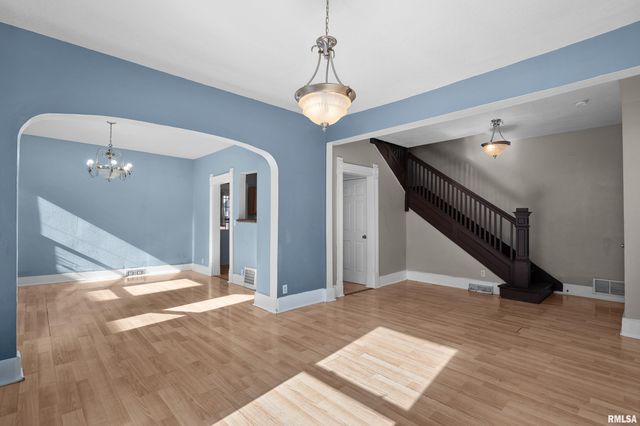 616 41ST Street, Rock Island, IL 61201